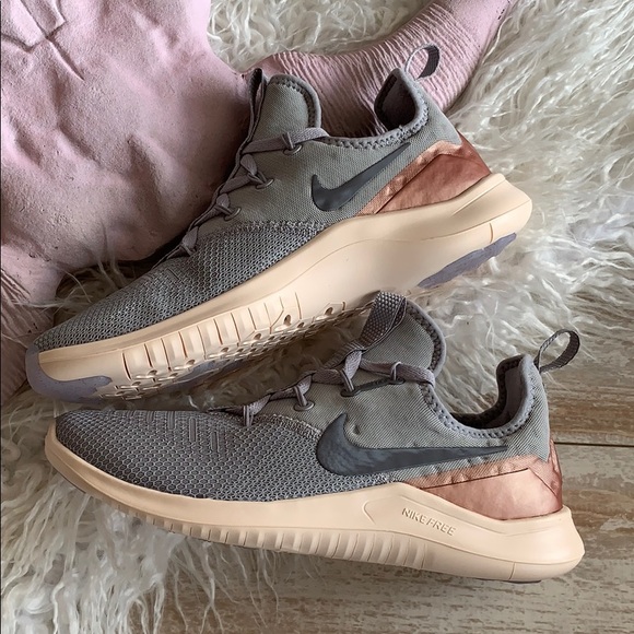 NWT Nike Free trainers Premium - Picture 2 of 7